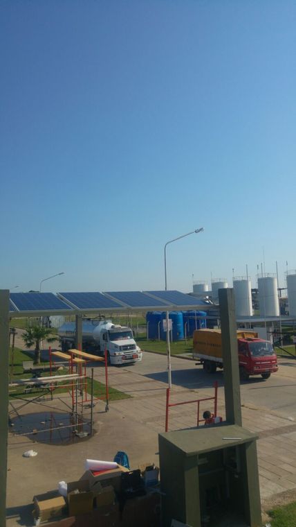 Paneles_solares_plaza_eco_parque_hip%c3%b3dromo_2